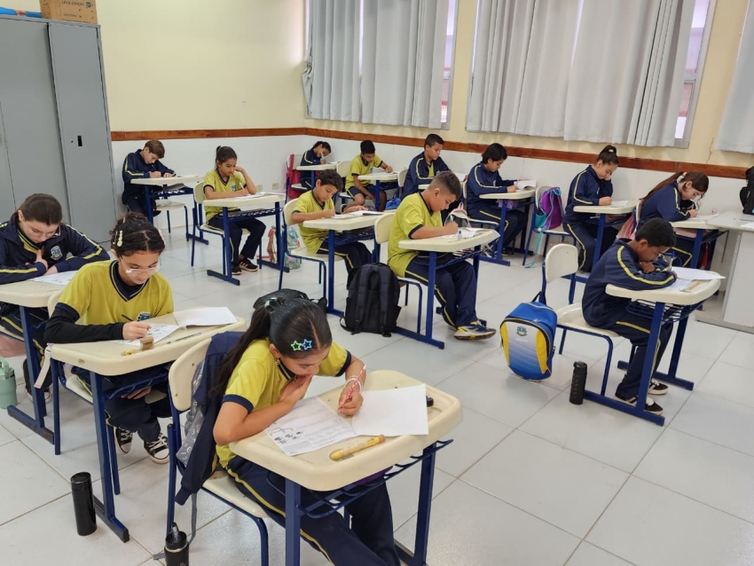 ASSAÍ - REDE MUNICIPAL DE EDUCAÇÃO REALIZA A APLICAÇÃO DA OLIMPÍADA BRASILEIRA DE MATEMÁTICA