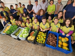 ALUNOS VISITAM A COZINHA CENTRAL DE ASSAÍ EM AÇÃO DO CONCURSO AGRINHO 2025