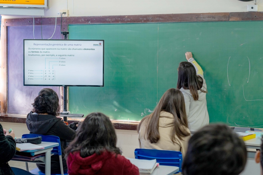 Governo do Paraná nomeia mais 988 professores do concurso público de 2023