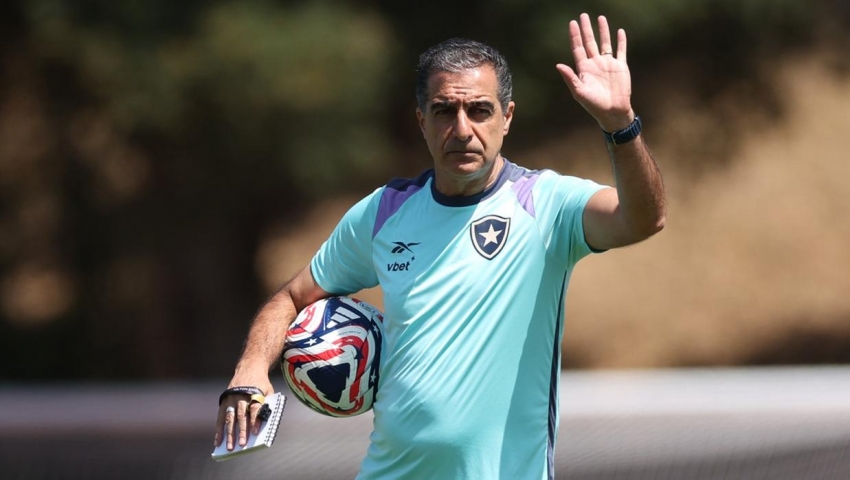 Botafogo demite técnico Renato Paiva após eliminação para o Palmeiras no Mundial
