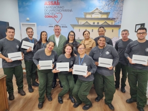 AGENTES DE ENDEMIAS DE ASSAÍ RECEBEM TABLETS PARA APRIMORAR ATENDIMENTO À POPULAÇÃO