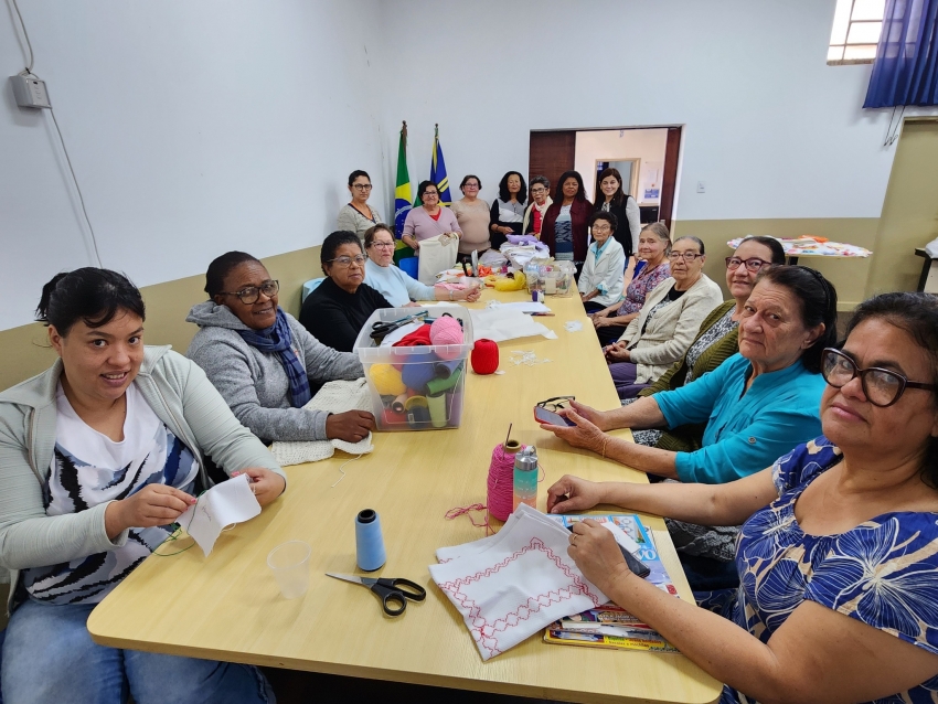 ASSAÍ - OFICINA DE ARTESANATO DO CRAS: OPORTUNIDADE DE RENDA E FORTALECIMENTO DE VÍNCULOS